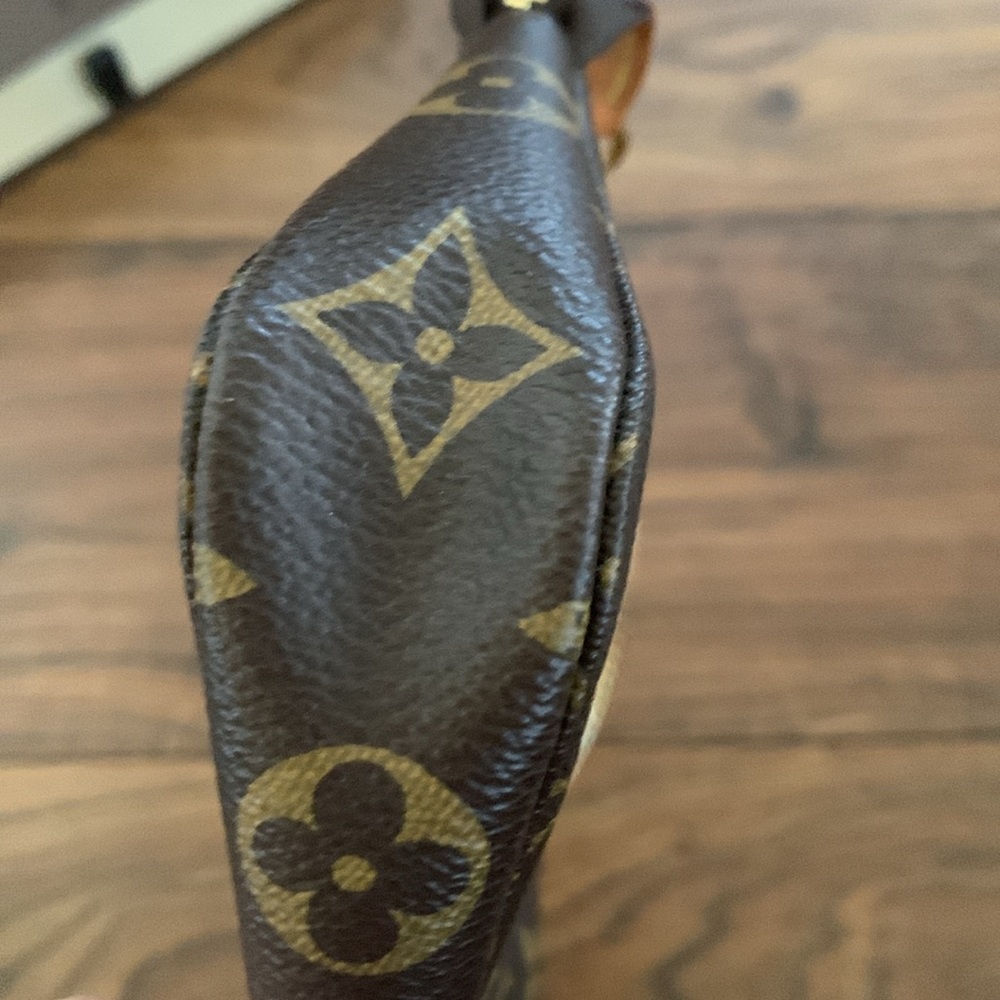 BNWT Louis Vuitton Mini Pochette - Picture 8 of 16